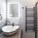 Premium Design, Renovated 2024 Free Parking شقة ريغا