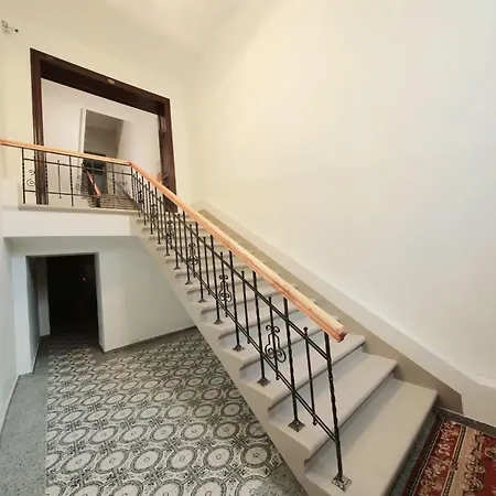 Premium Design, Renovated 2024 Free Parking Lejlighed *