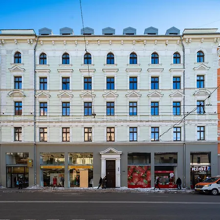 Premium Design, Renovated 2024 Free Parking